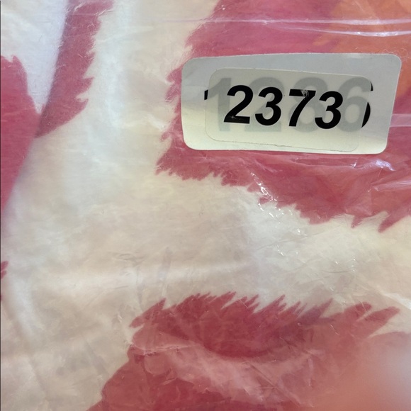 Pottery Barn Red Ikhat standard pillow shams 2 - Picture 4 of 4